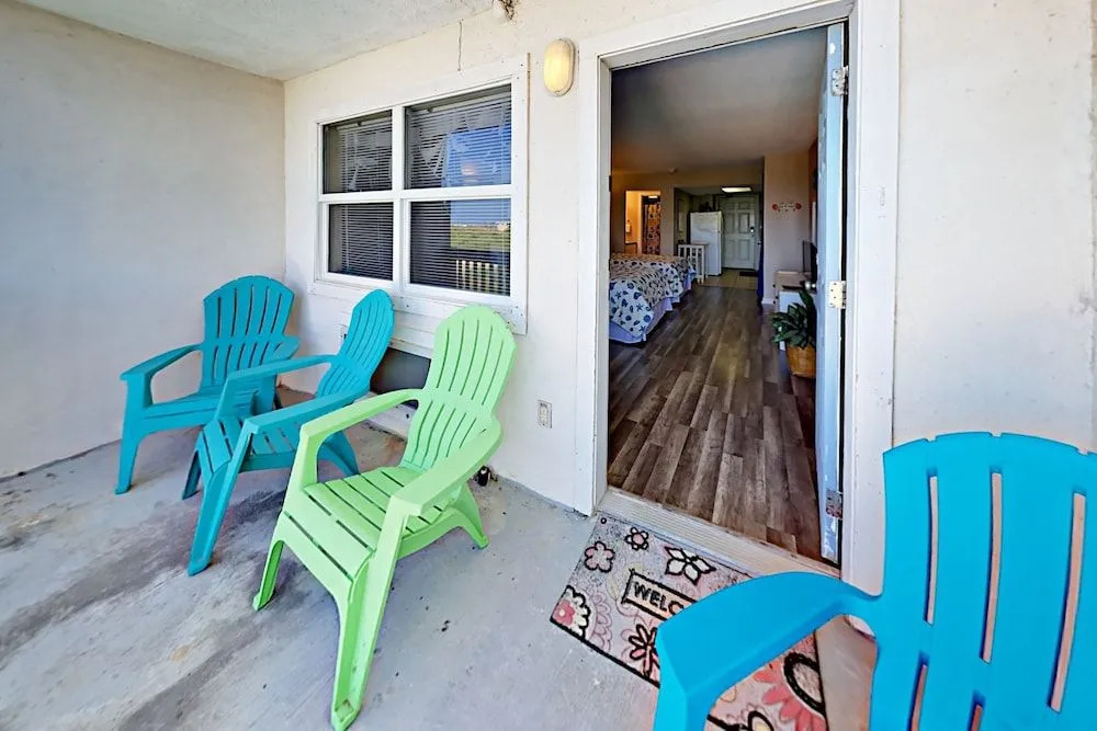 131 Sea Breeze 1 Bedroom 1 Bathroom Condo