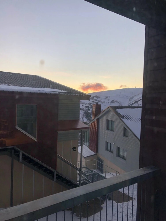 Hotham 3 Bedroom Apt