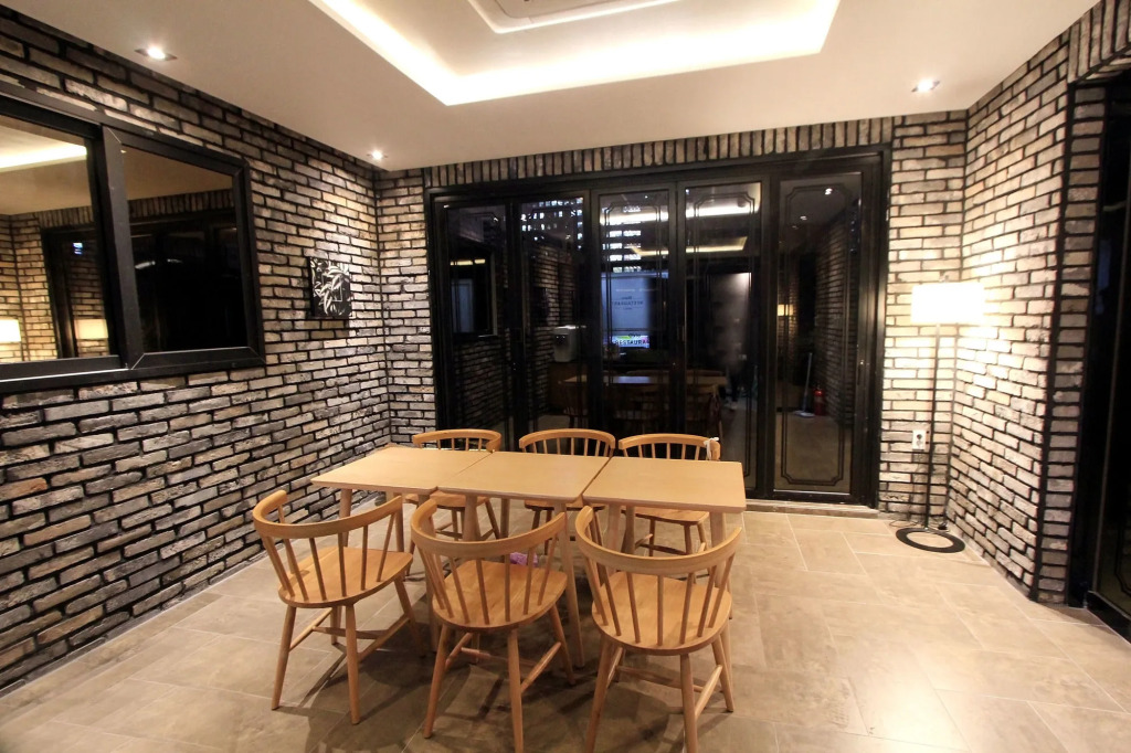 Beomil Brown Dot Hotel