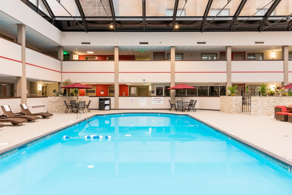 Holiday Inn Brookfield - Milwaukee by IHG