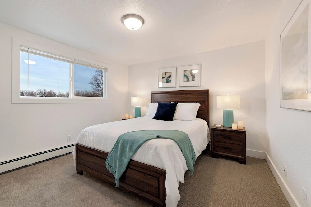 Rocky Mountain Gateway Spacious Yard, Group Stay