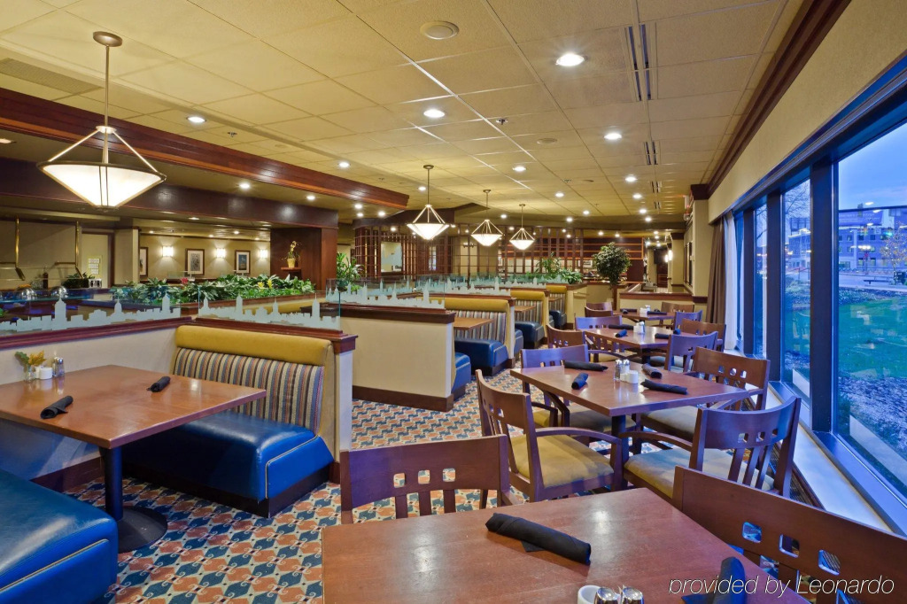 DoubleTree by Hilton Lansing