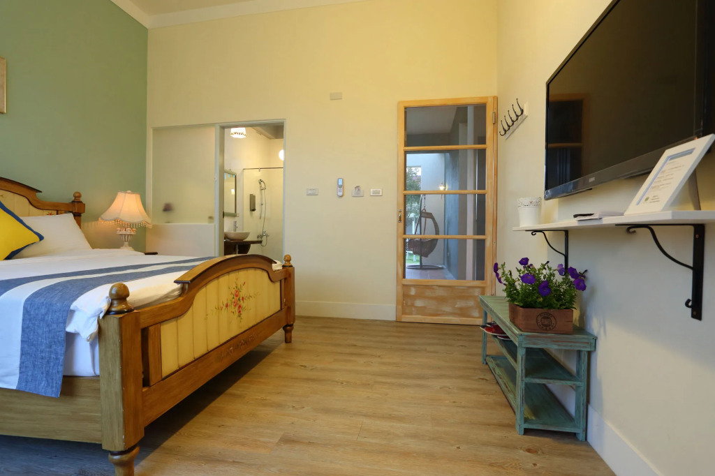 OwlStay Green Villa