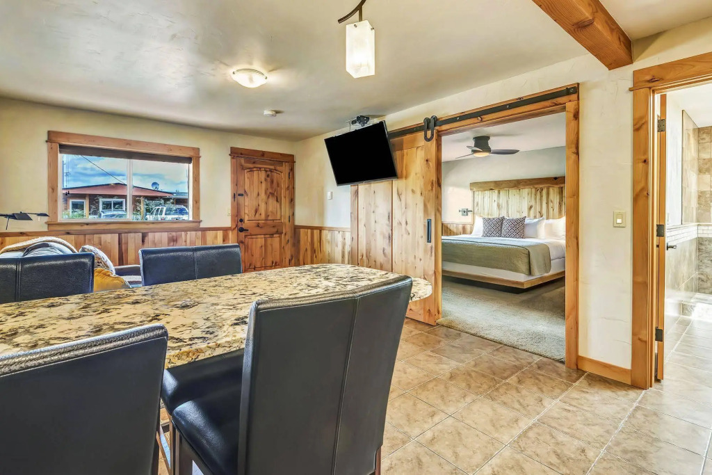 Wall Street Suites