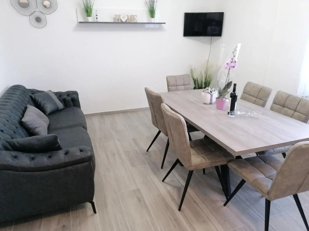 Apartments Lilac- 100m from beach