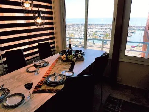 Marina Port & Beach-Apartment