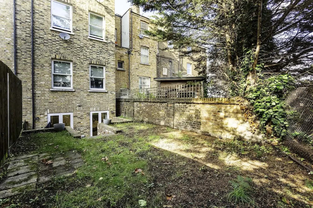 Spacious Clapham Junction Apartment