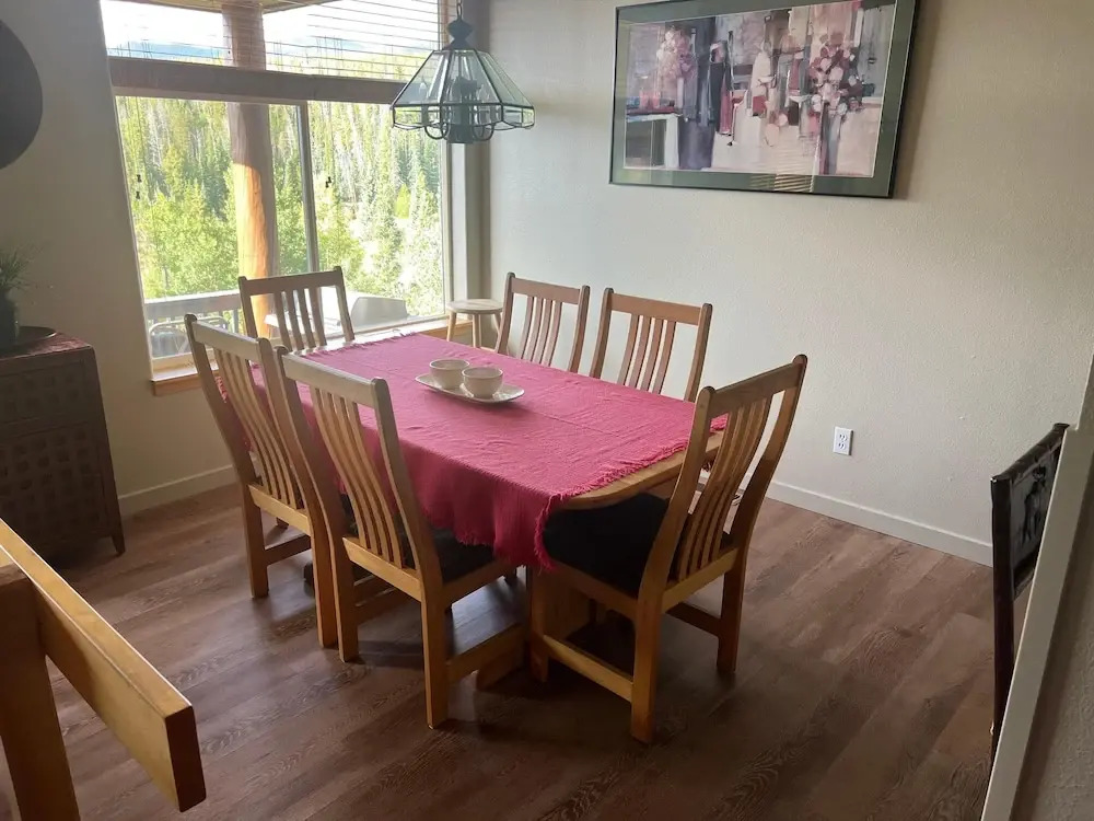 Forest Park 3 Bed 4 Bath Townhome