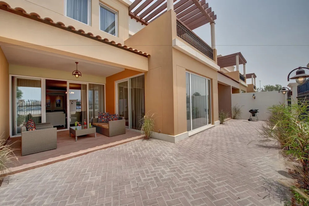 Barsha Gardens By J5 Holiday Homes