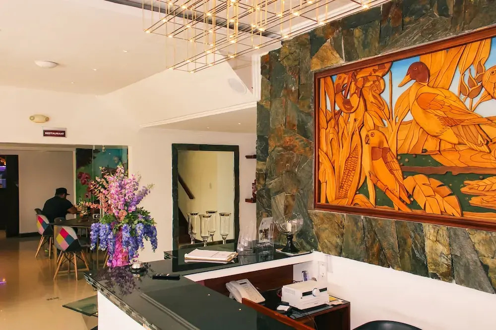 Sanchez Aqua Lounge Hotel by Chat Noir