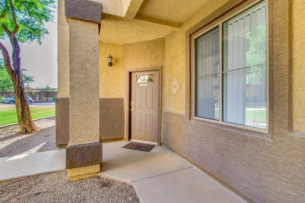 Southern #1064 - 2 Br condo by RedAwning