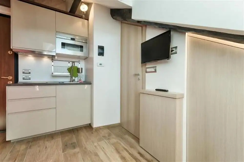 Torino Multifunctional Stylish Studio
