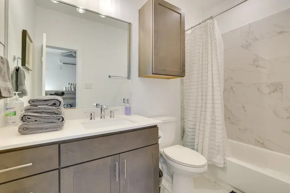 Modern Oasis: Steps to River Walk & Alamo Park!