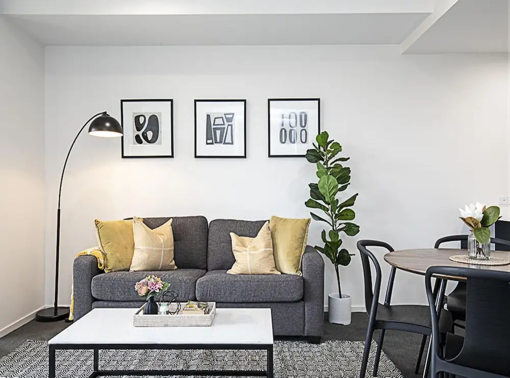 CANBERRA CHIC-hosted by:L'Abode Accommodation