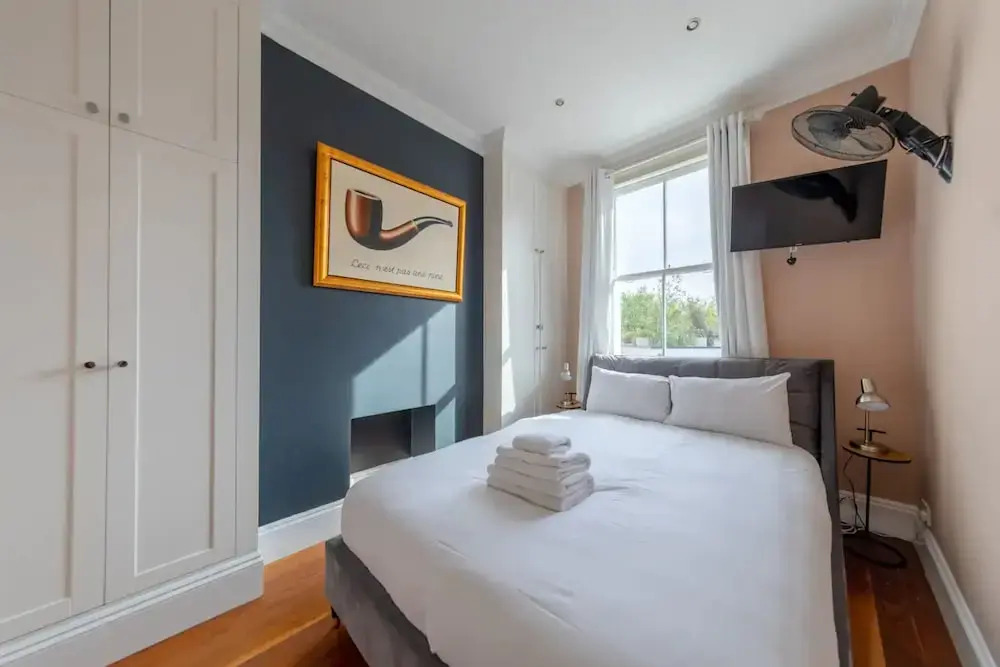 Stylish 2 Bedroom Home in Islington With Garden