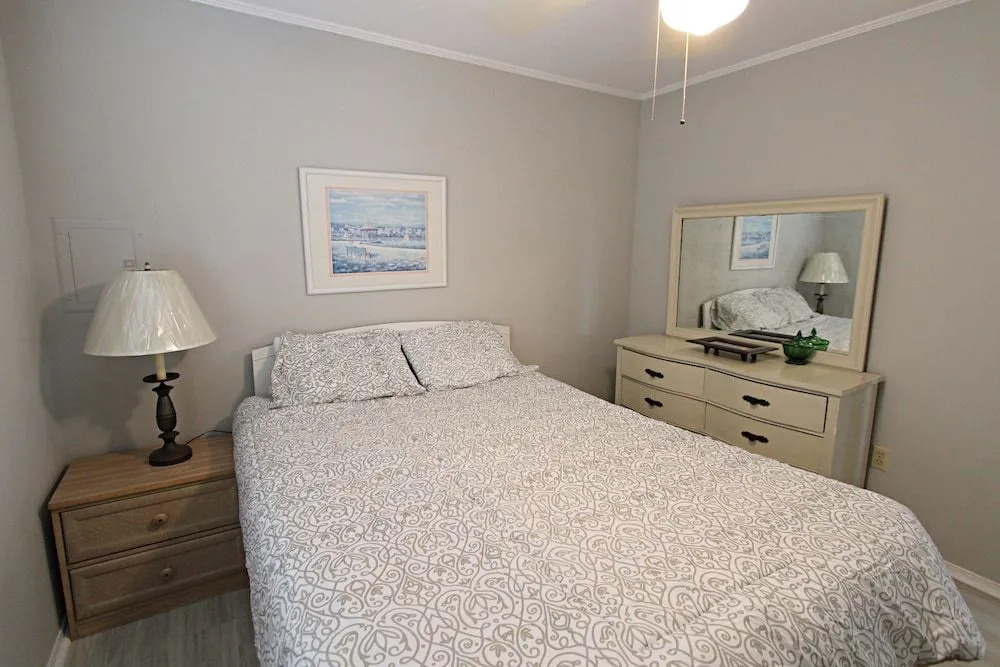 Silver Sands North 2 Bedroom Home by Redawning