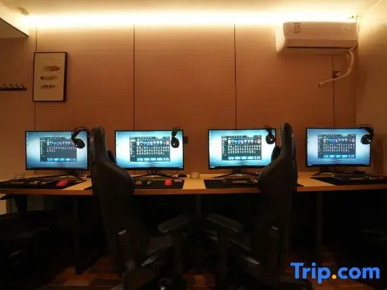 SOLO Esports Hotel