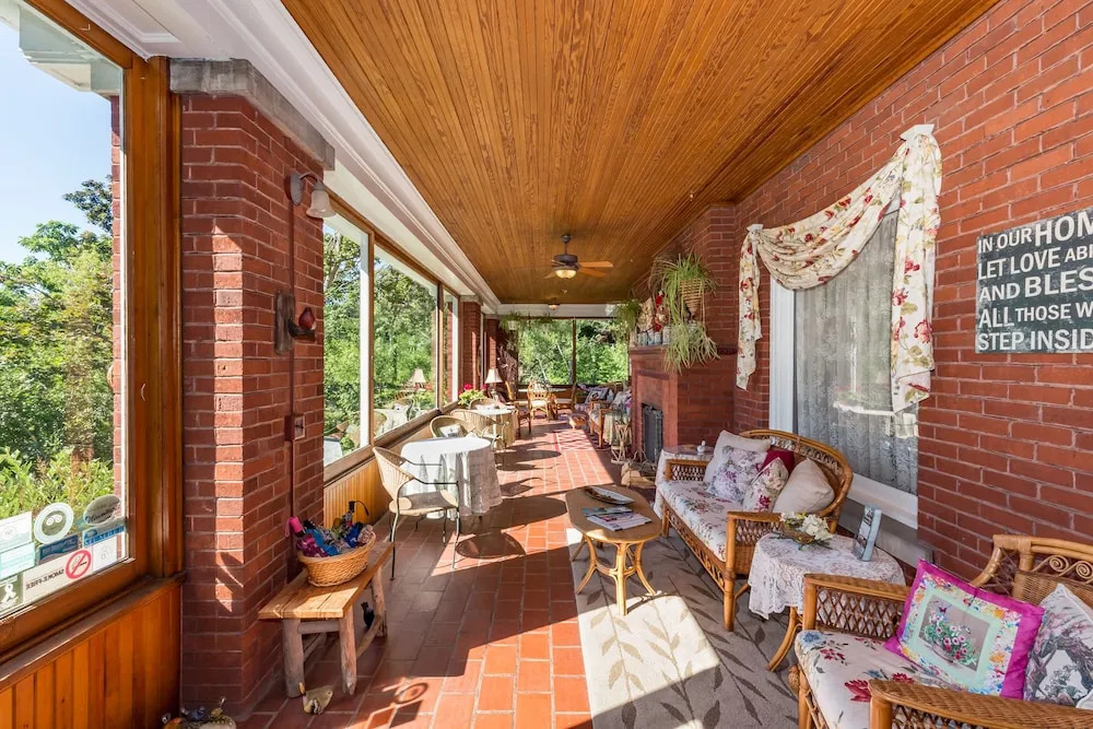 The Firelight Inn on Oregon Creek Bed and Breakfast