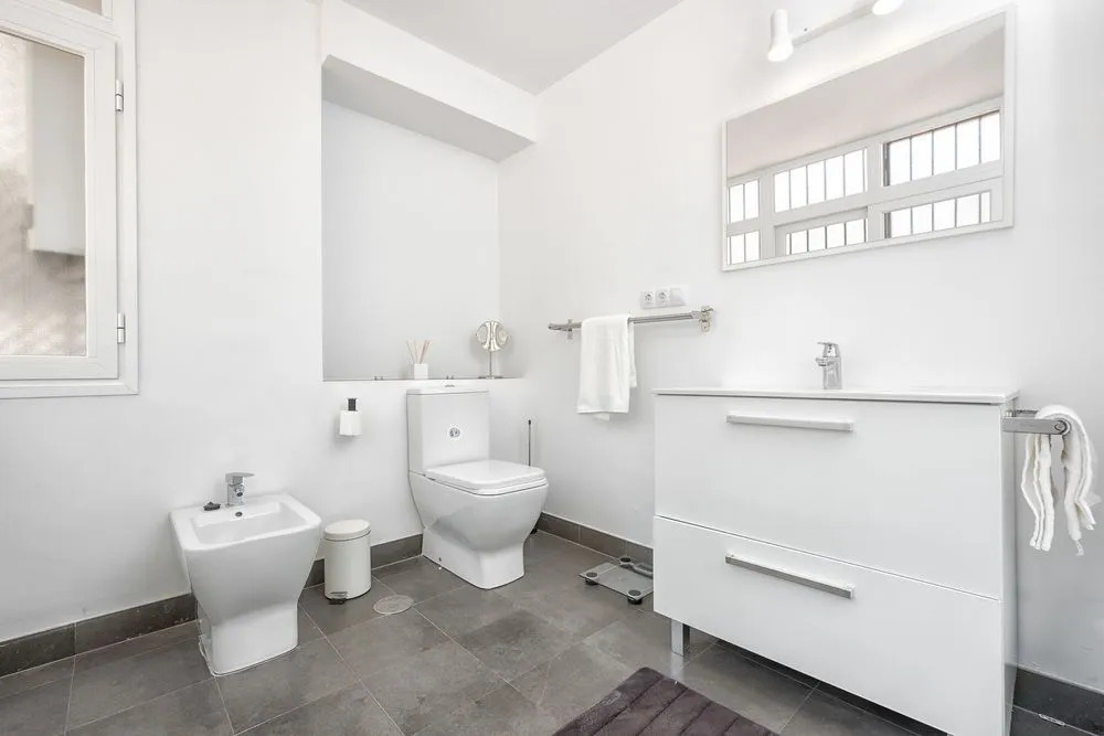 Three-bedroom apartment Cervantes