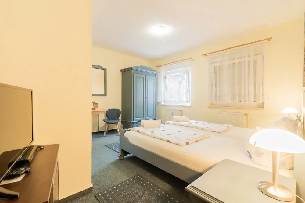 Hotel Kryoms 108