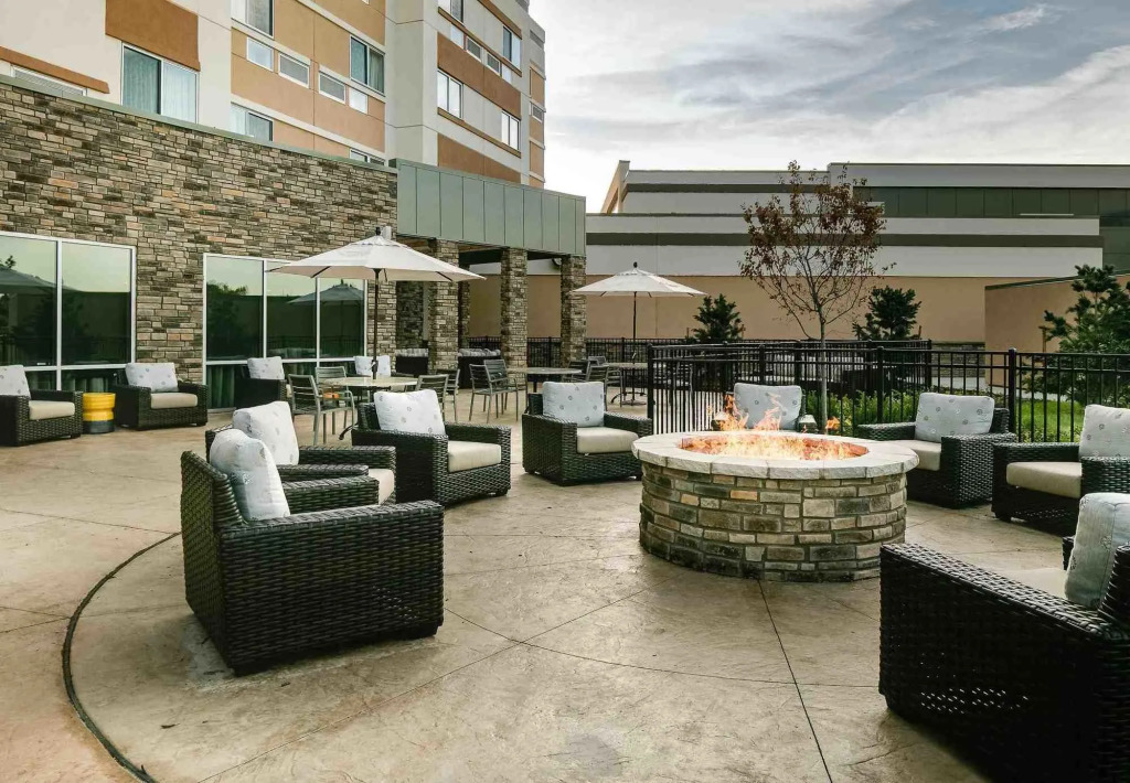 Courtyard by Marriott Omaha Bellevue at Beardmore Event Center