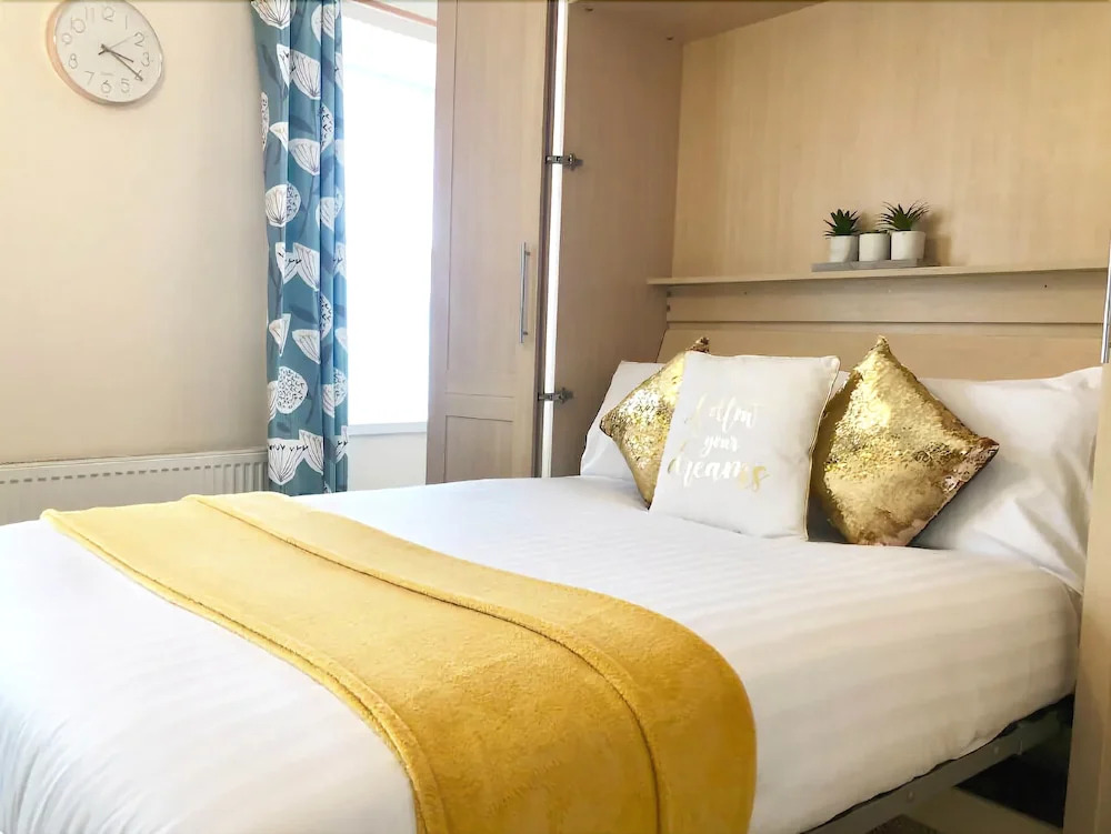Lux Blu - Kenwyn Studio Apartment