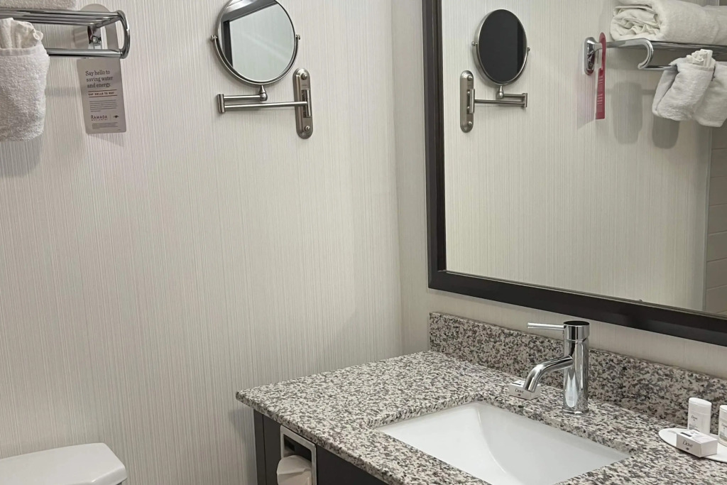 Ramada Plaza by Wyndham Regina Downtown