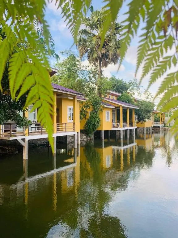 The Pond Residence