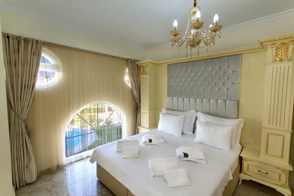 Helios Villa