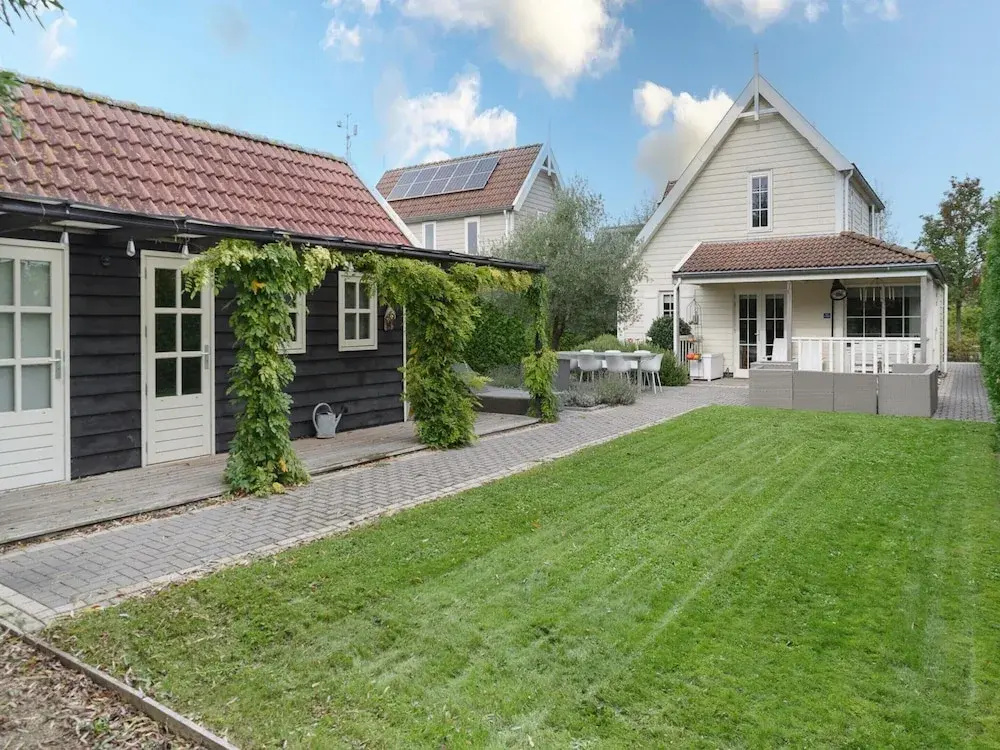 Zeeland Retreat; Sauna and Seaside Charm