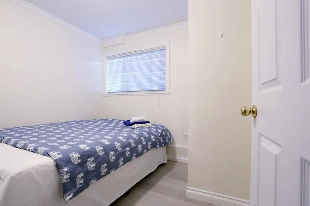 Perfect 3BR Guest Suite Near YVR Airport by Elevate Rooms