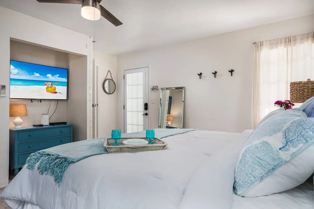 Pelican Gardens Studio 3 on Lido Key
