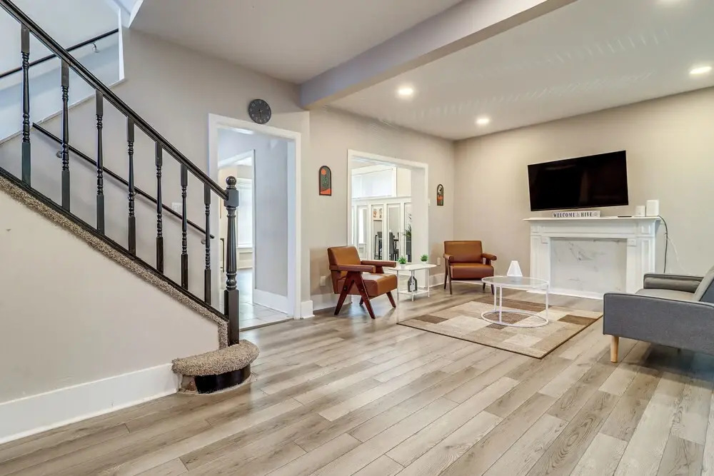 3 Mi to Dtwn Detroit: Spacious Home w/ Yard!