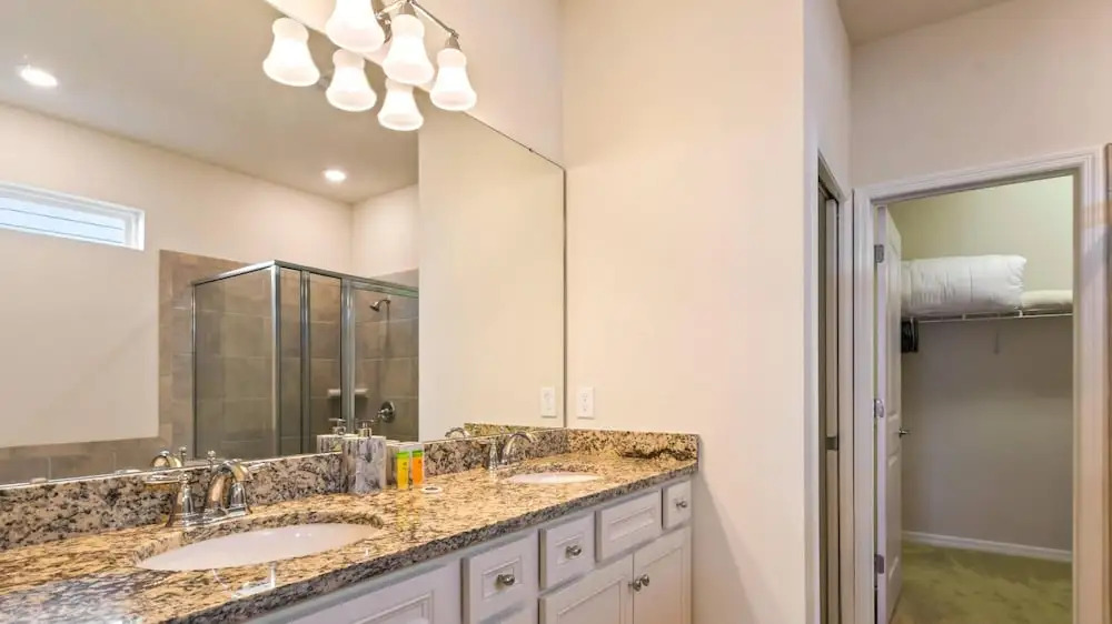 Brand New 5br Home w Pool Near Disney Area, Davenport