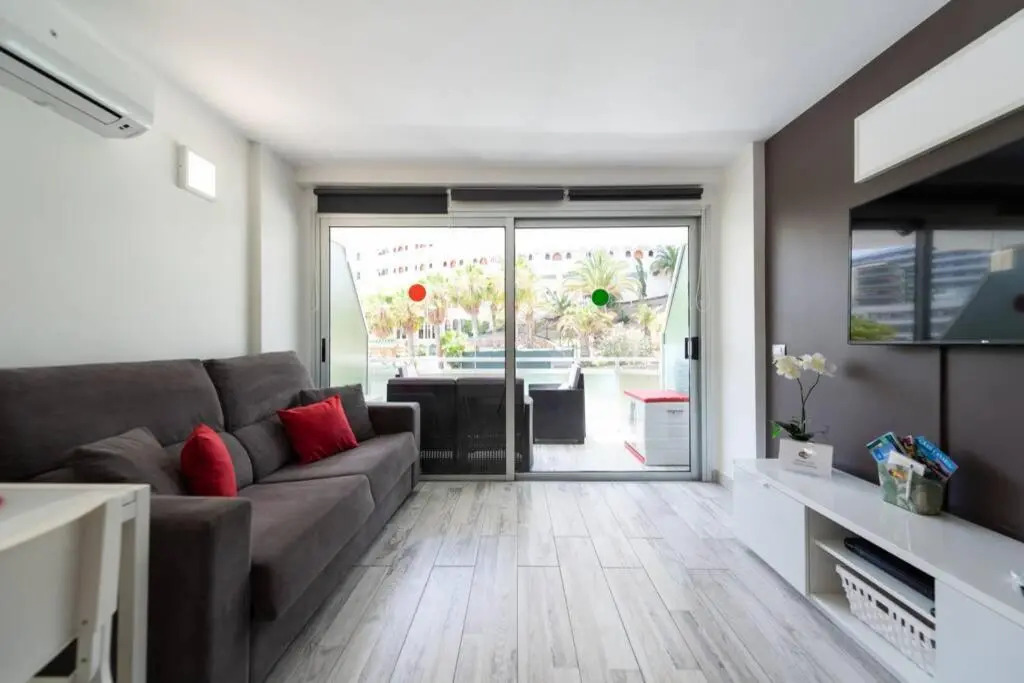 Luxury apt 1 MINUTE from the Beach of the Dunes