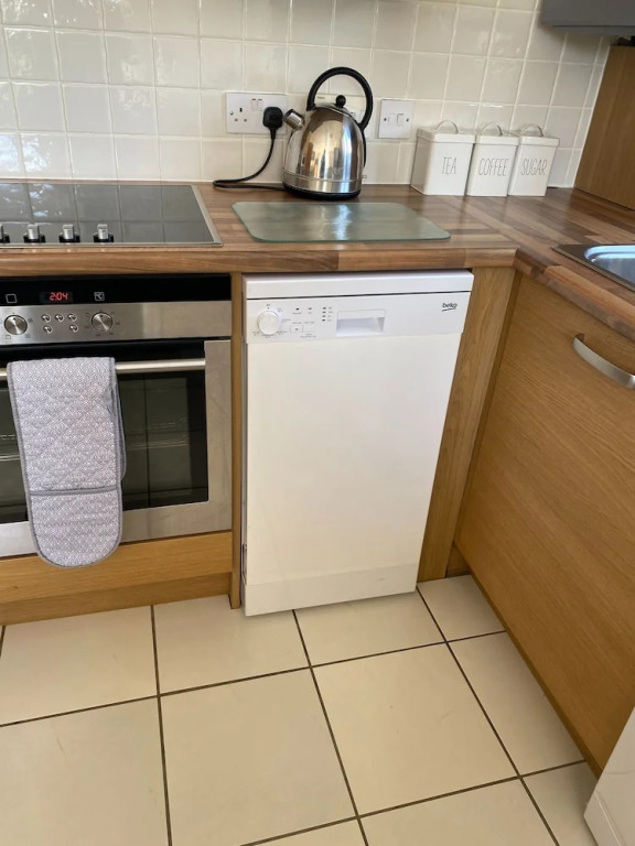 2BR &2 Bath Riverside Penthouse 2 Parking View Near St Neots