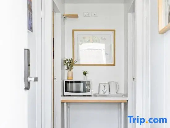 Peaceful Room – Near Transit, Shops & Maroubra Beach