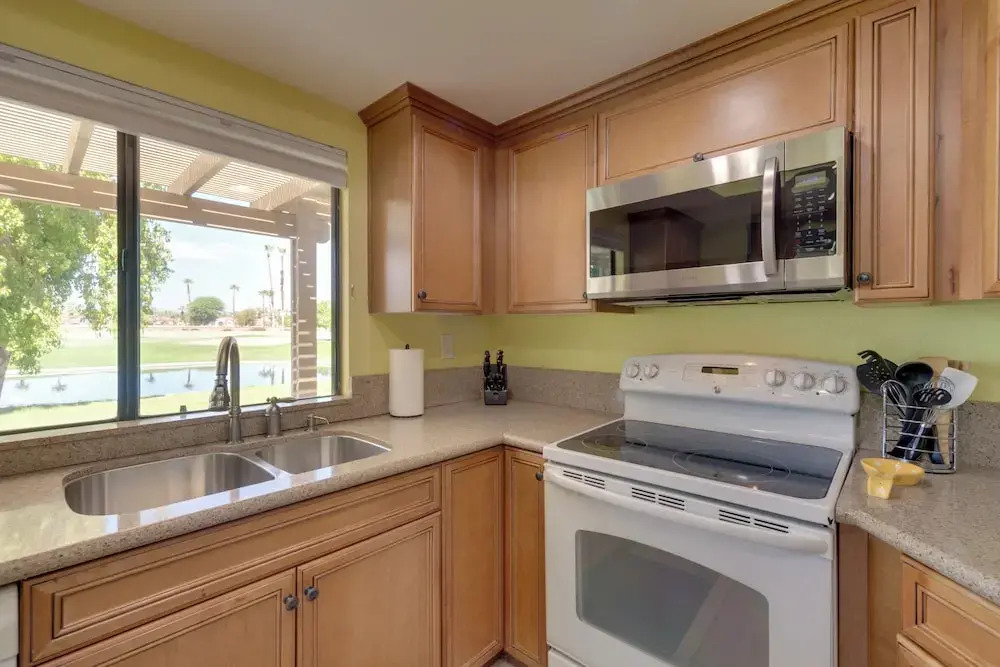 Pool Access & On-site Golf: Palm Desert Retreat!