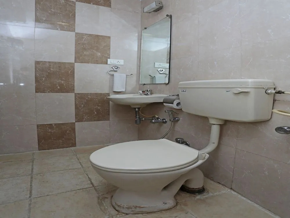 Collection O 655 Hotel Aundh Retreat