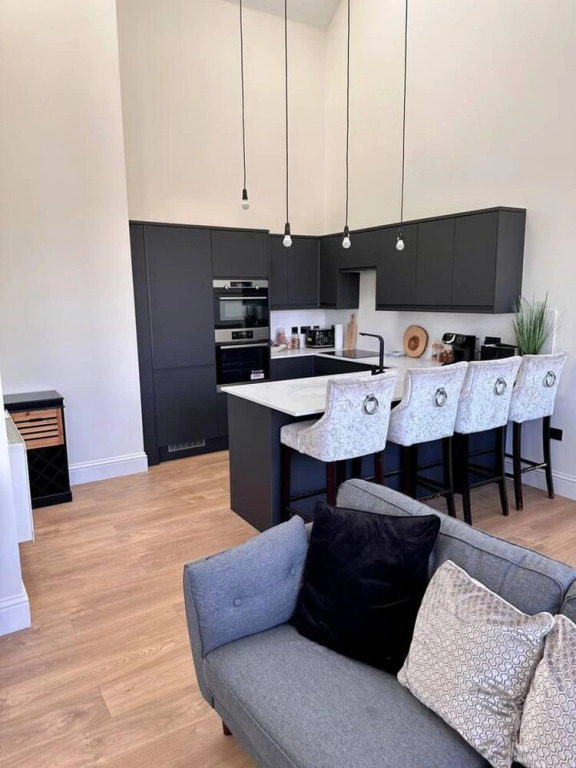 Luxury 3 Bedroom Modern Penthouse- Birmingham City