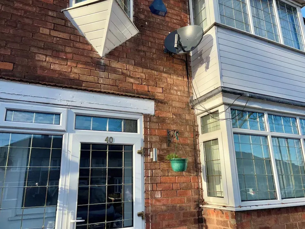 4 Bed House-sleeps 7-free Parking