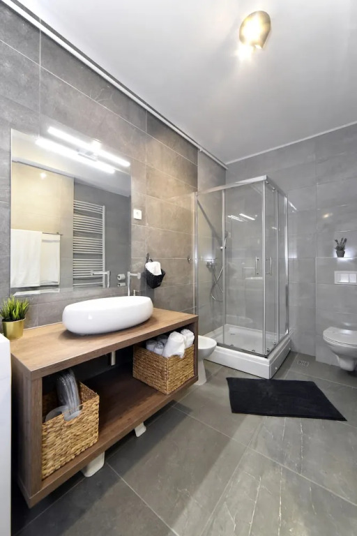 Premium Central Apartment & Room