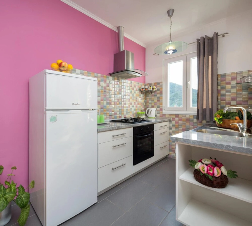 3 - Modern Apartment With Garden, 80m From Beach