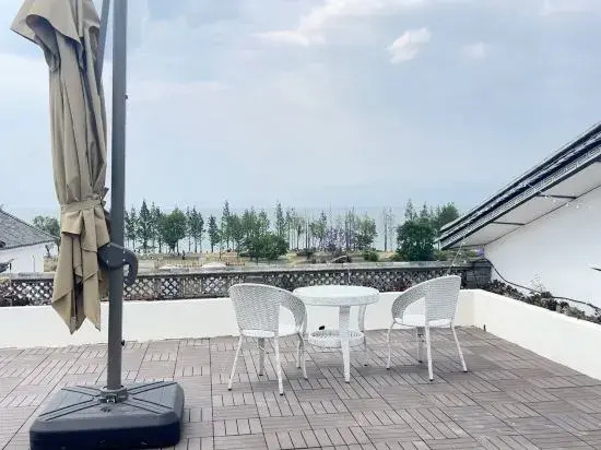 On the wind and cloud inn