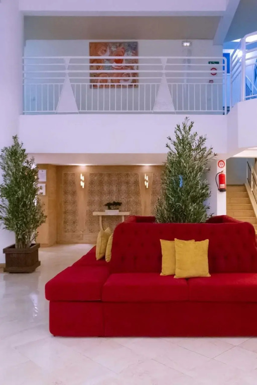 Intouriste Hotel & Suites