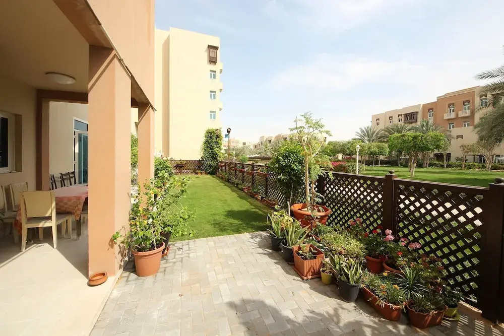 Signature Holiday Home-Masakin Al Furjan