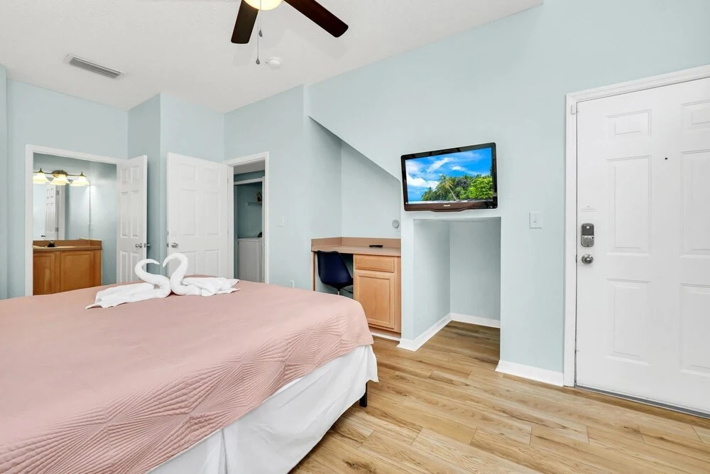 Brand New Quiet 4 BR Townhome in Emerald Island