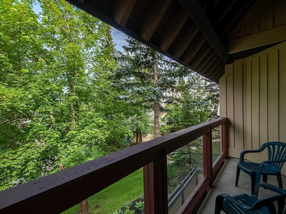 Glacier Suite at Snowberry