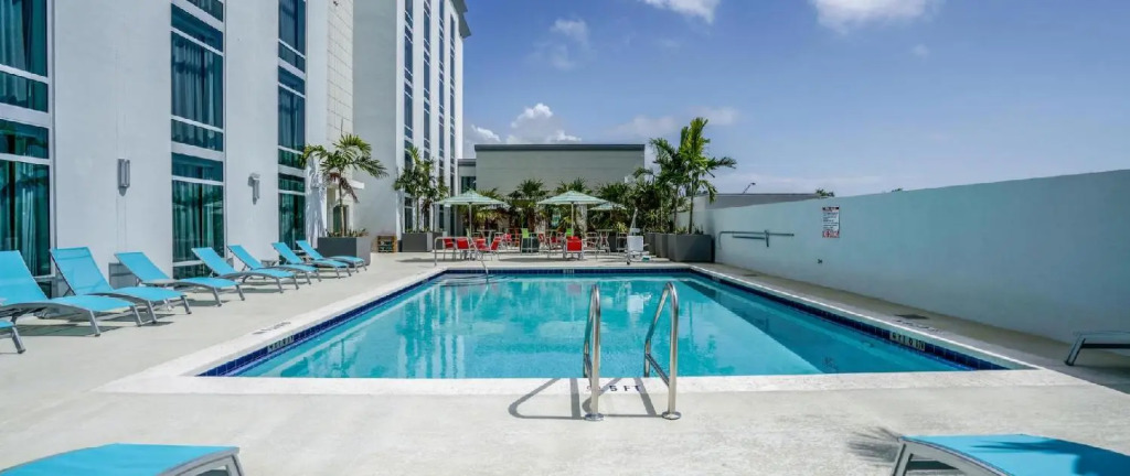 Hotel Dello Ft Lauderdale Airport, Tapestry Collection by Hilton