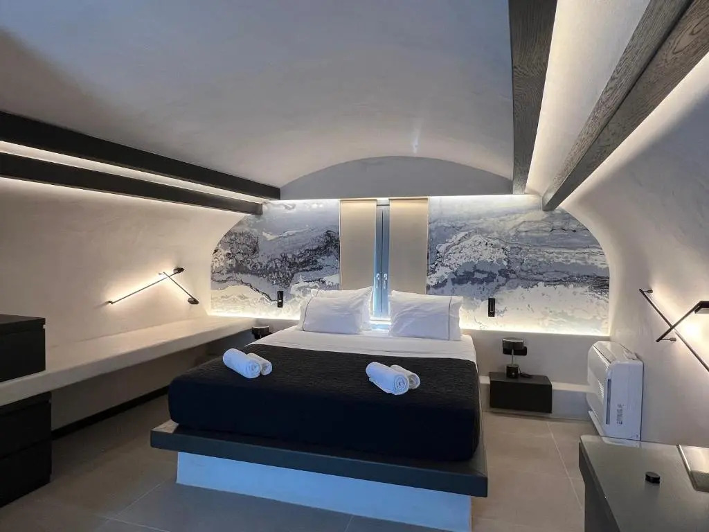 ArmonOia Suites Santorini